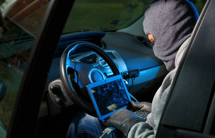 7 автомобилей, которые угонщики чаще всего взламывают дистанционно 7 автомобилей, которые угонщики чаще всего взламывают дистанционно