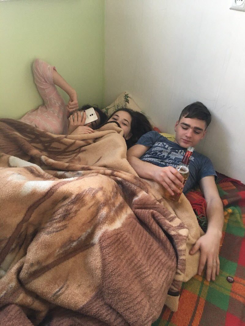 Забавы молодых: пьянки, гулянки, вписки