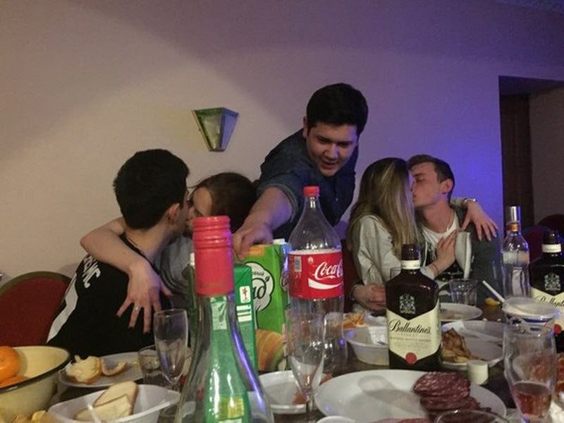 Забавы молодых: пьянки, гулянки, вписки