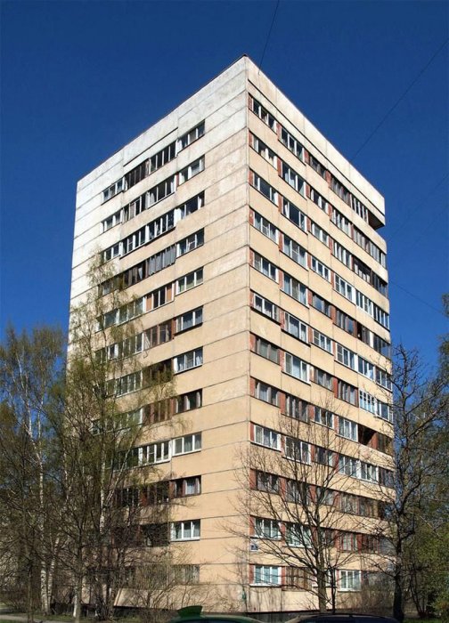 Гастарбайтеры снесли несущую стену в квартире панельной многоэтажки