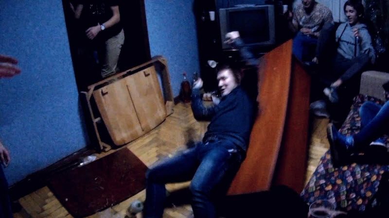Забавы молодых: пьянки, гулянки, вписки