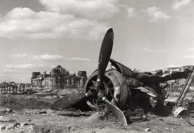 Разрушенный Берлин: фотографии 1945 года Разрушенный Берлин: фотографии 1945 года