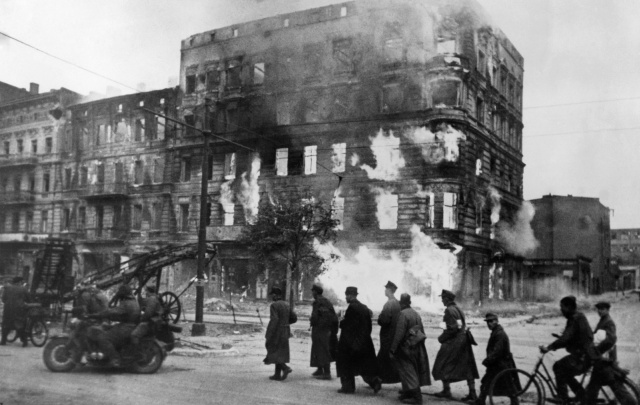 Разрушенный Берлин: фотографии 1945 года Разрушенный Берлин: фотографии 1945 года
