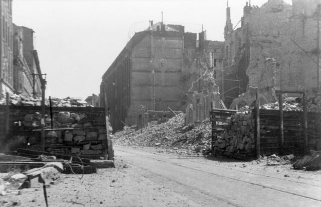Разрушенный Берлин: фотографии 1945 года Разрушенный Берлин: фотографии 1945 года