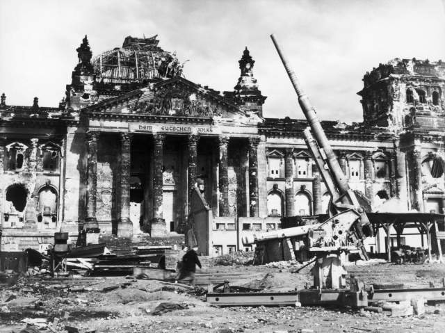 Разрушенный Берлин: фотографии 1945 года Разрушенный Берлин: фотографии 1945 года