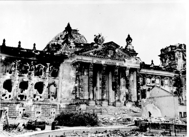 Разрушенный Берлин: фотографии 1945 года Разрушенный Берлин: фотографии 1945 года