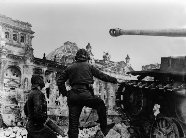Разрушенный Берлин: фотографии 1945 года Разрушенный Берлин: фотографии 1945 года
