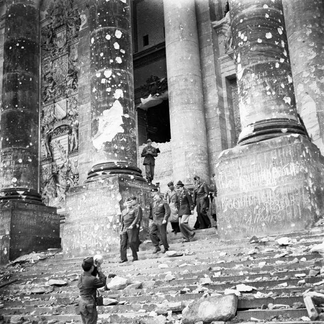 Разрушенный Берлин: фотографии 1945 года Разрушенный Берлин: фотографии 1945 года