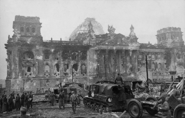 Разрушенный Берлин: фотографии 1945 года Разрушенный Берлин: фотографии 1945 года