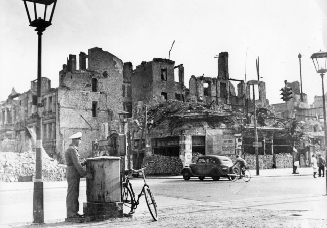 Разрушенный Берлин: фотографии 1945 года Разрушенный Берлин: фотографии 1945 года