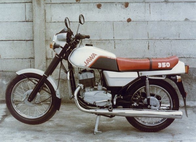 Новенькая Jawa 350/638, которая простояла в квартире 30 лет Новенькая Jawa 350/638, которая простояла в квартире 30 лет