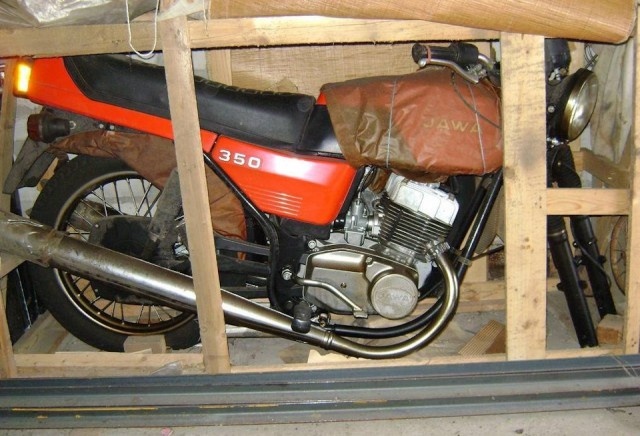 Новенькая Jawa 350/638, которая простояла в квартире 30 лет Новенькая Jawa 350/638, которая простояла в квартире 30 лет