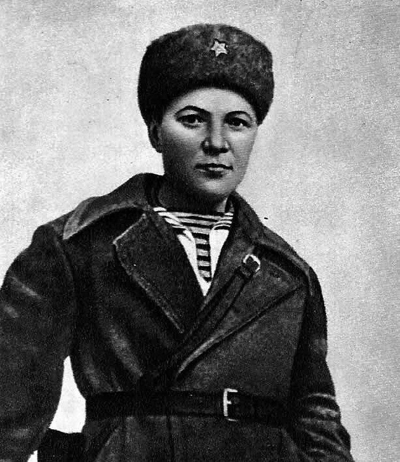 Подвиги русских девушек во время войны Подвиги русских девушек во время войны