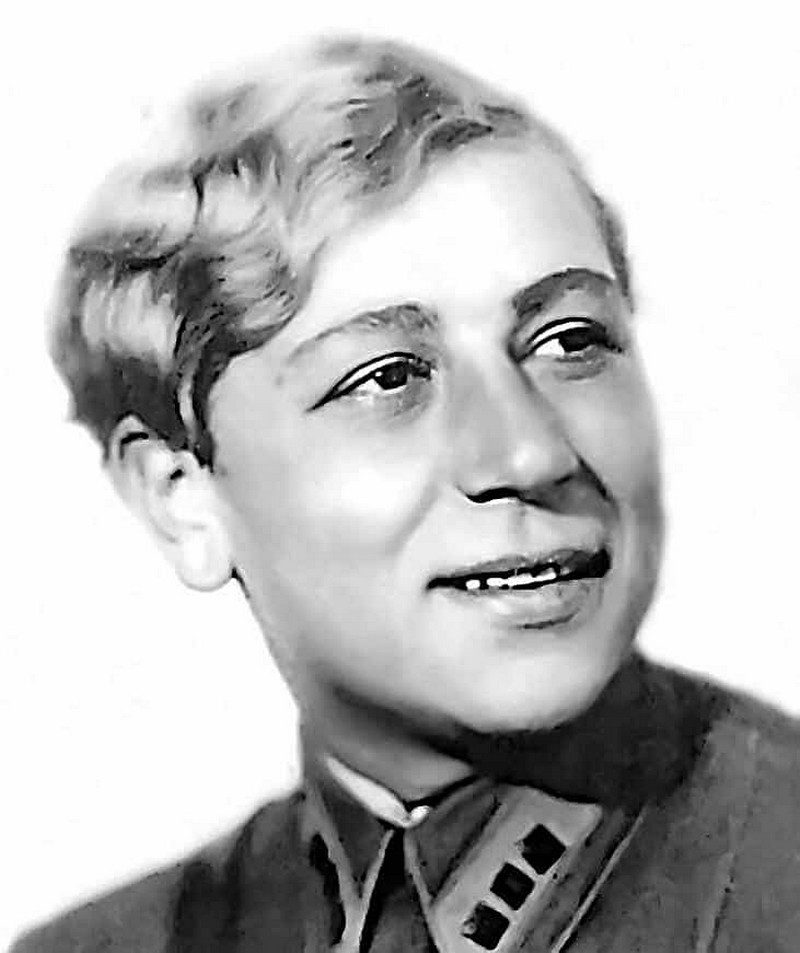 Подвиги русских девушек во время войны Подвиги русских девушек во время войны