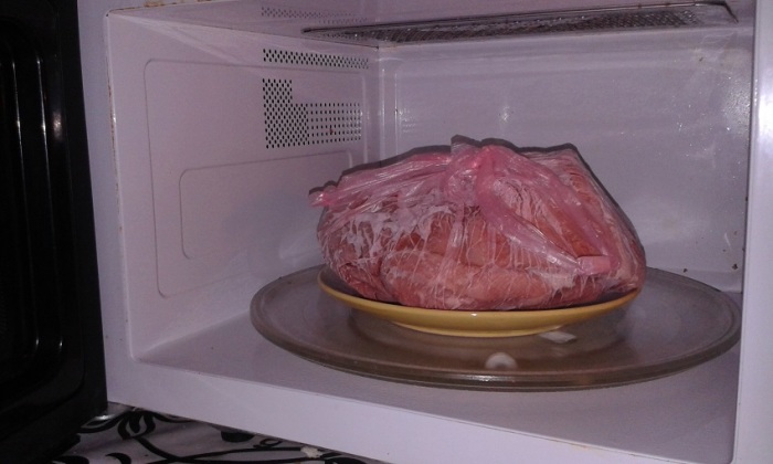 Продукты, которые не нужно греть в микроволновой печи Продукты, которые не нужно греть в микроволновой печи