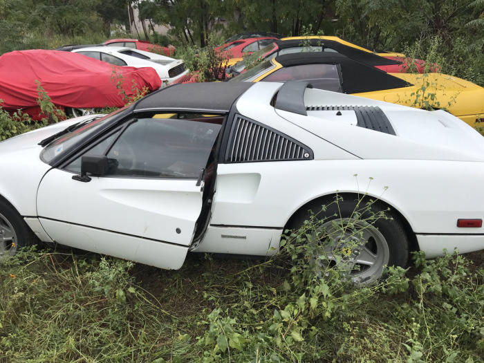 В США найдено поле с заброшенными автомобилями Ferrari В США найдено поле с заброшенными автомобилями Ferrari