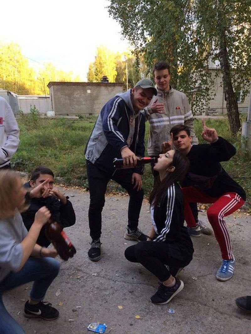 Забавы молодых: пьянки, гулянки, вписки