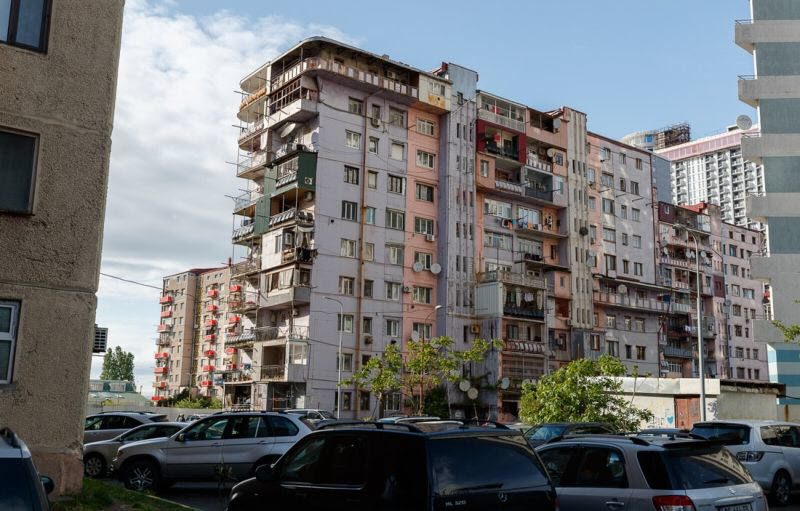 Курортное проклятье Батуми - пристройки, надстройки и царские балконы в хрущевках