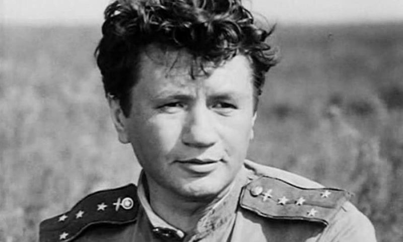 Советские знаменитости, которые трагически погибли в автокатастрофах Советские знаменитости, которые трагически погибли в автокатастрофах