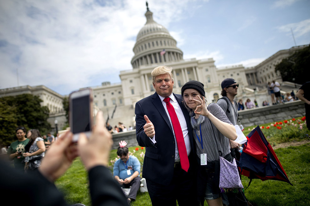 Все карикатуры и ростовые куклы Трампа в одной статье Все карикатуры и ростовые куклы Трампа в одной статье