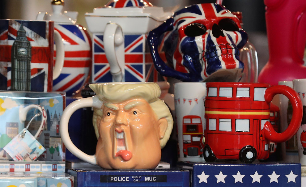 Все карикатуры и ростовые куклы Трампа в одной статье Все карикатуры и ростовые куклы Трампа в одной статье