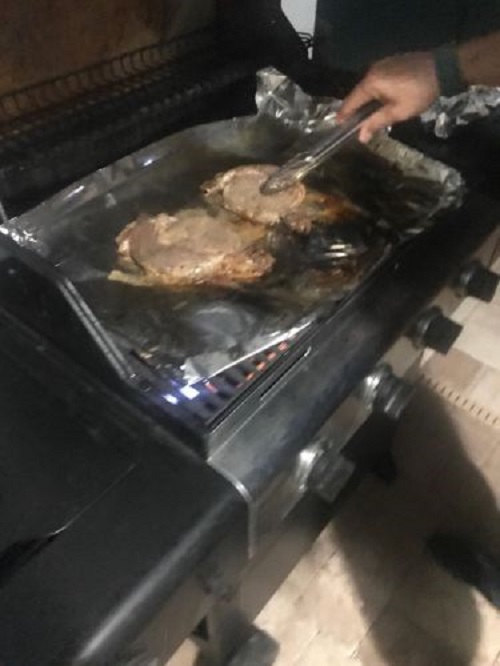 Если так жарить мясо, можно попасть в ад Если так жарить мясо, можно попасть в ад