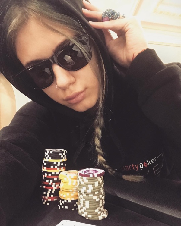 Погибла звезда киберспорта Лилия Новикова
