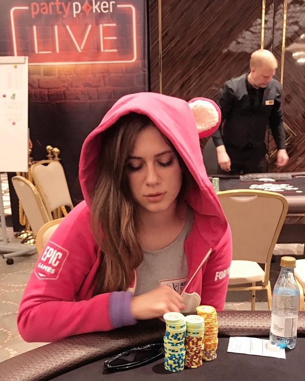 Погибла звезда киберспорта Лилия Новикова