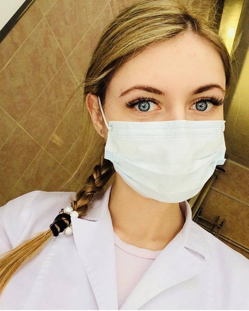 Красотки с медицинским образованием, которым чертовски идет униформа