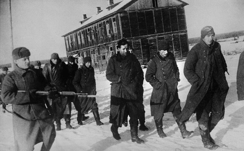 Что советским бойцам запрещали делать с пленными немцами Что советским бойцам запрещали делать с пленными немцами
