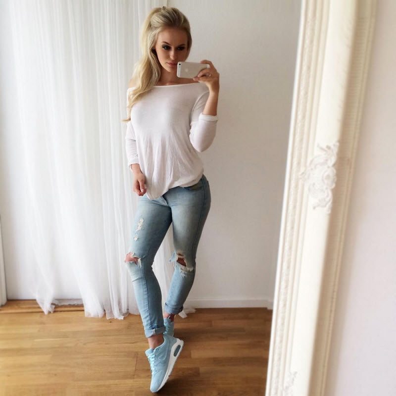 Сексуальные девушки в белых маечках