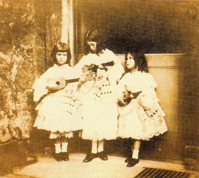 Реальное детство знаменитой Алисы из Зазеркалья Реальное детство знаменитой Алисы из Зазеркалья