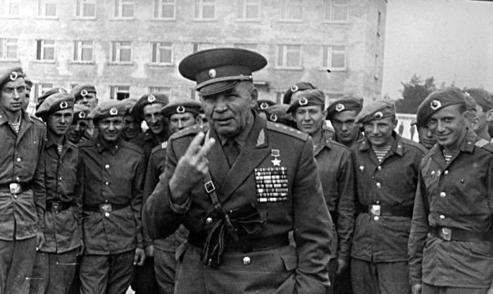 Как тельняшка стала элементом формы у советских десантников Как тельняшка стала элементом формы у советских десантников