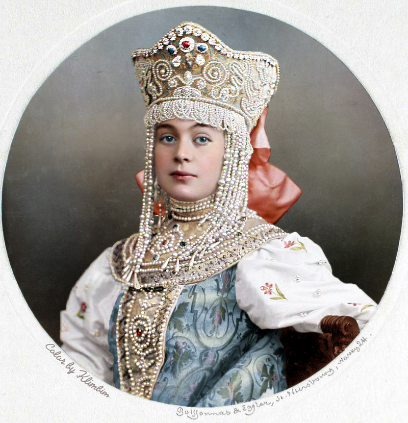 Гости костюмированного бала Романовых в раскрашенных фотографиях 1903 года Гости костюмированного бала Романовых в раскрашенных фотографиях 1903 года