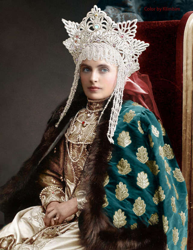 Гости костюмированного бала Романовых в раскрашенных фотографиях 1903 года Гости костюмированного бала Романовых в раскрашенных фотографиях 1903 года