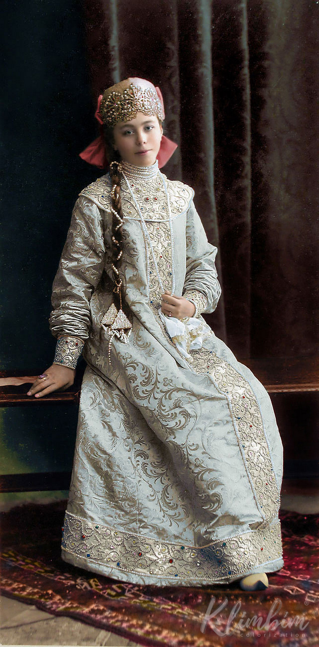 Гости костюмированного бала Романовых в раскрашенных фотографиях 1903 года Гости костюмированного бала Романовых в раскрашенных фотографиях 1903 года