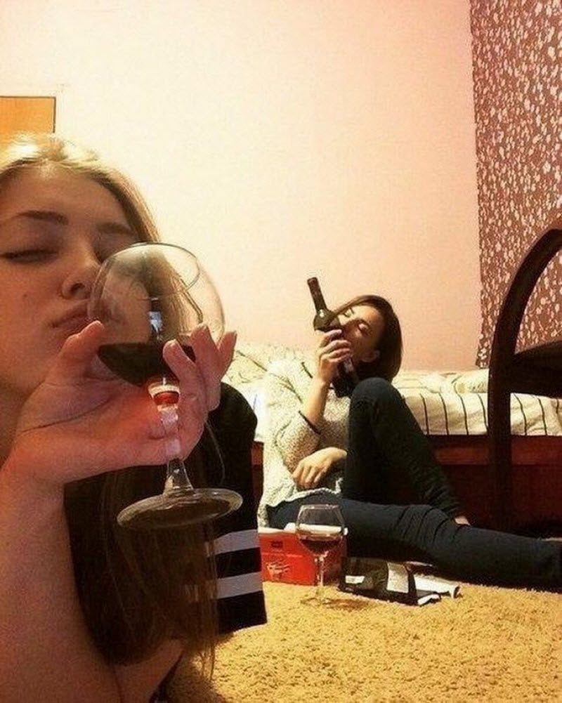 Забавы молодых: пьянки, гулянки, вписки