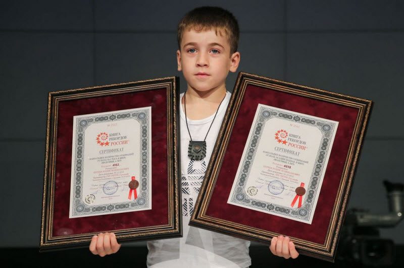 6-летний "Чеченский Шварценеггер" установил два мировых рекорда