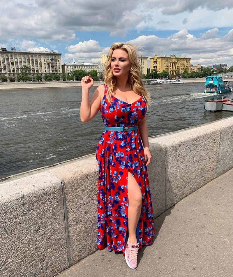 Анна Семенович порадовала подписчиков новой откровенной фотографией