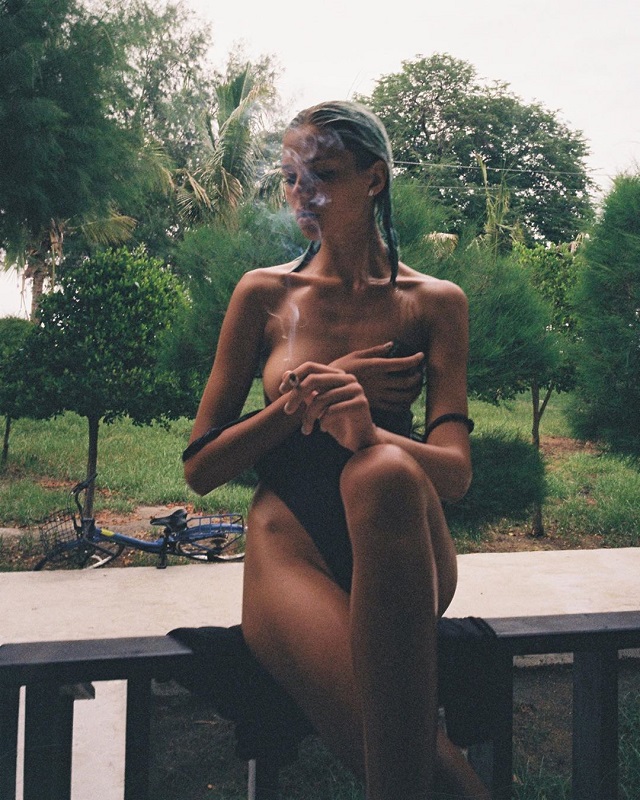 Instagram-модель Алеся Кафельникова снялась в фотосессии в нижнем белье