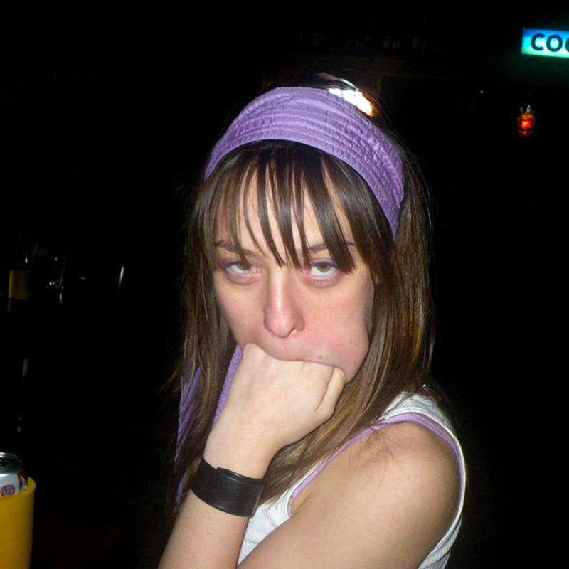 А ты пробовал засунуть свой кулак в рот?