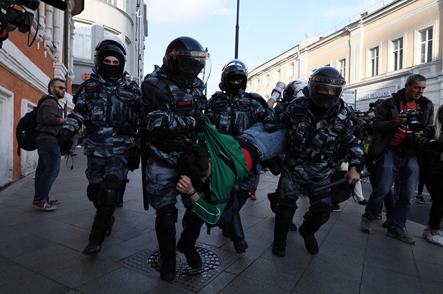 В Москве прошла самая крупная акция протеста с 2011 года В Москве прошла самая крупная акция протеста с 2011 года