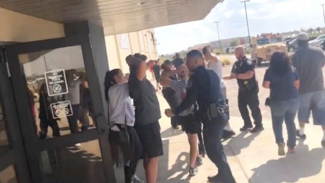 В Техасе вновь произошла массовая стрельба В Техасе вновь произошла массовая стрельба