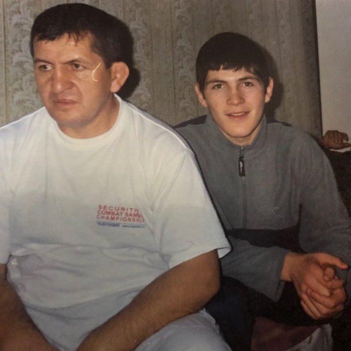 Хабиб Нурмагомедов: как из простого дагестанского мальчика вырос чемпион Хабиб Нурмагомедов: как из простого дагестанского мальчика вырос чемпион