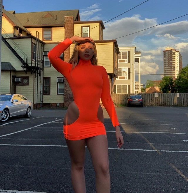 Instagram-модель: "Лучше умереть, чем быть страшненькой" Instagram-модель: "Лучше умереть, чем быть страшненькой"