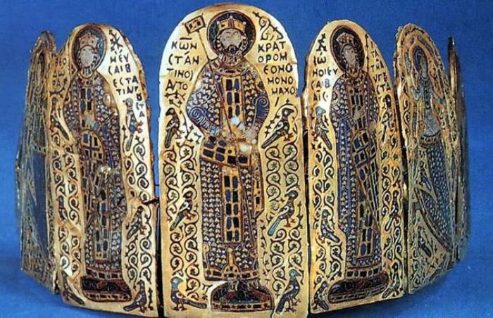 Самые знаменитые короны средневековых монархов Самые знаменитые короны средневековых монархов