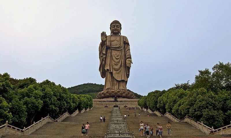 Самые высокие статуи в мире Самые высокие статуи в мире