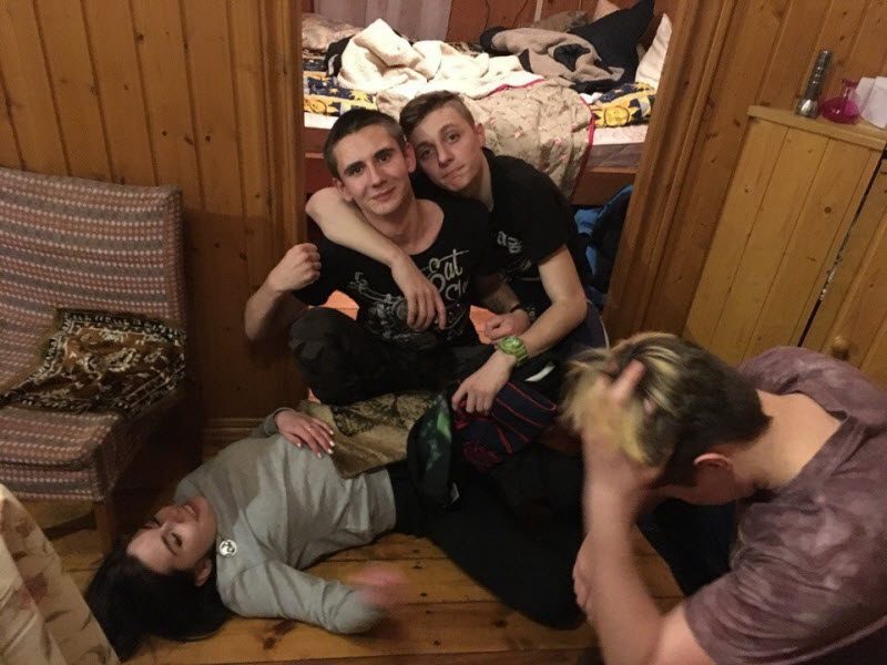 Забавы молодых: пьянки, гулянки, вписки
