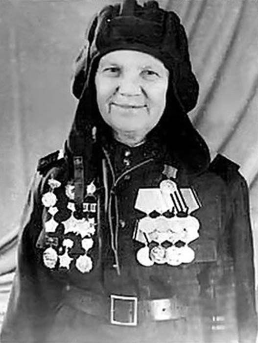 Александра Ращупкина: советская танкистка, которая 3 года выдавала себя за мужчину Александра Ращупкина: советская танкистка, которая 3 года выдавала себя за мужчину