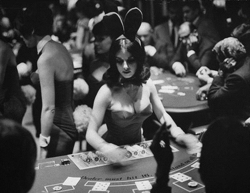 Девчата-крольчата: журналистка поработала кроликом Playboy в клубе и ей это понравилось Девчата-крольчата: журналистка поработала кроликом Playboy в клубе и ей это понравилось